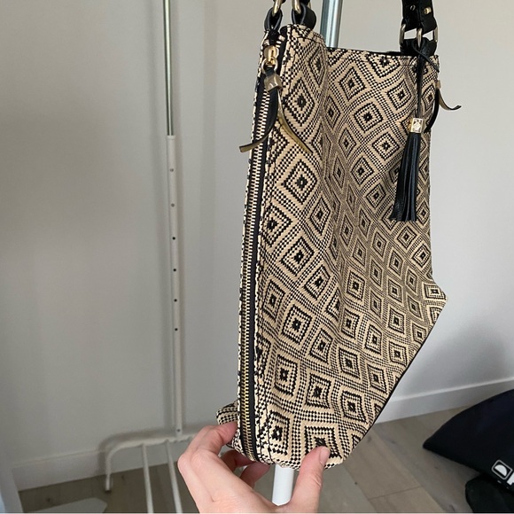 The Switch Bag in Diamond Raffia - Picture 3 of 16